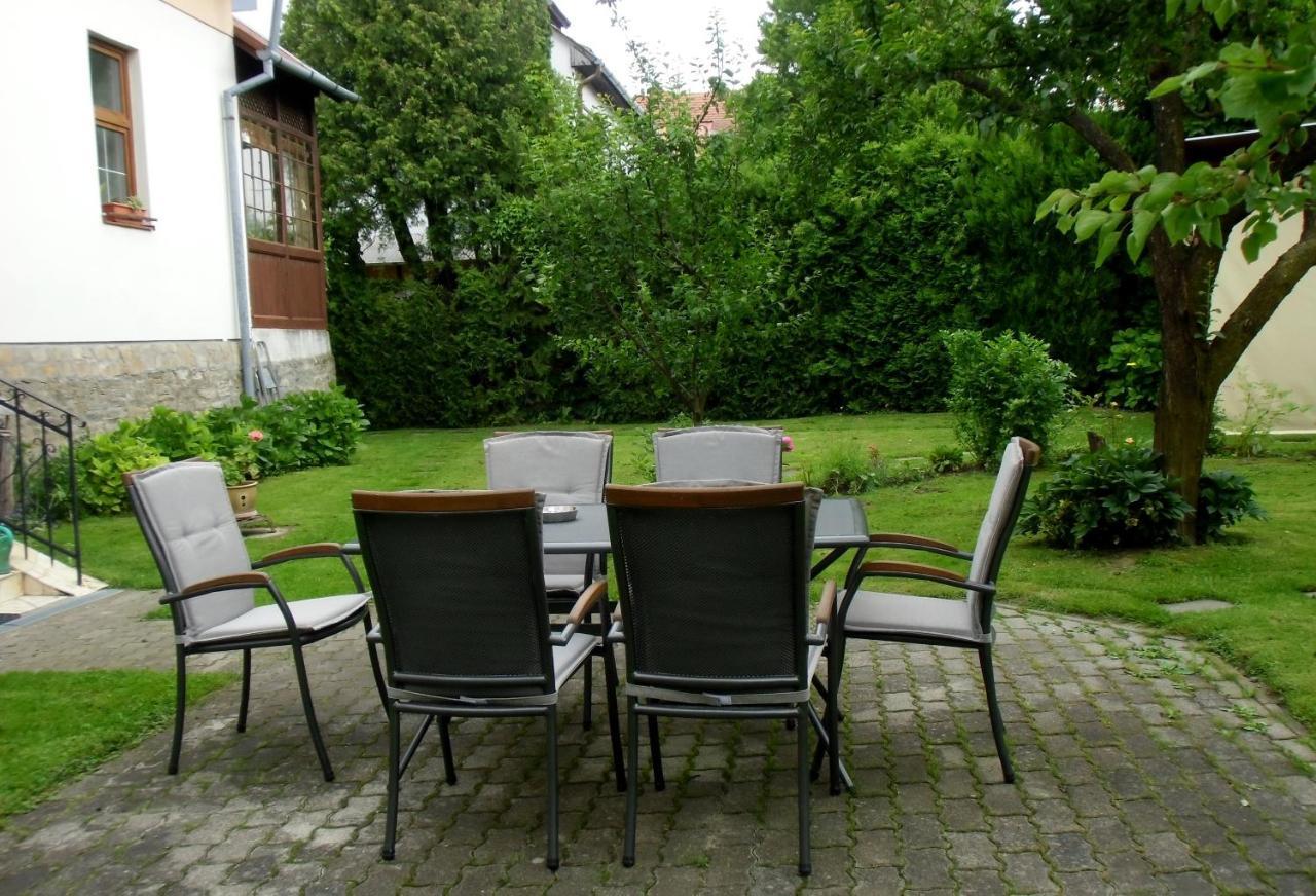 Illes Vendeghaz Hotel Keszthely Exterior photo